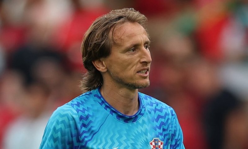 Salah, Modrić, Džeko, Witsel, Alaba, Stones i Casemiro zadarmo? Po mistrovství světa se na trhu objeví hezká řádka volných hvězd