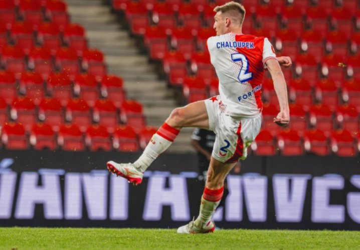Nejen Benfika. Kolem Chaloupka krouží i zvučný zájemce z italské Serie A
