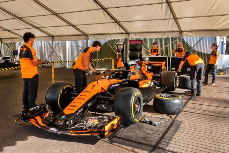 Ztrácejí v každém kole. McLaren řeší problém, který se objevuje mezi rovinkou a zatáčkou