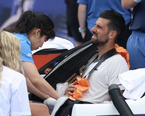 Djokovič v Cincinnati zvracel a hned vypadl. Na grandslamech je ale pořád jiným hráčem