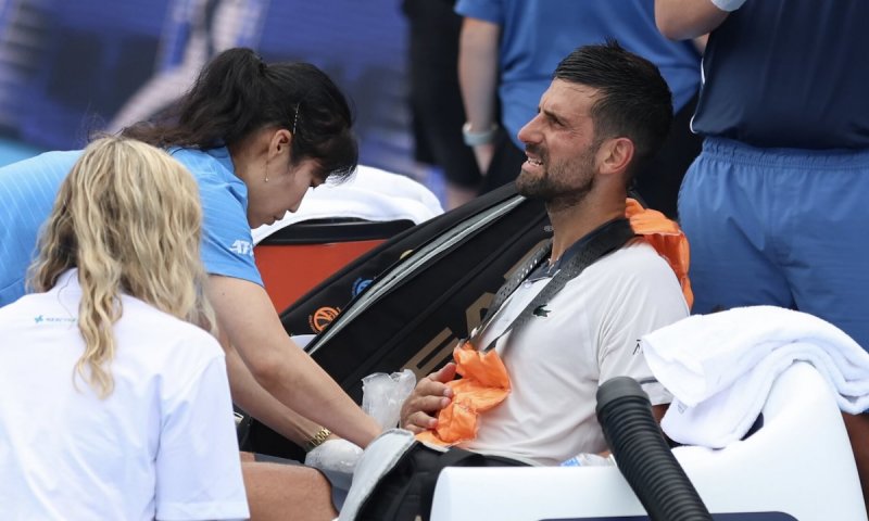 Djokovič v Cincinnati zvracel a hned vypadl. Na grandslamech je ale pořád jiným hráčem
