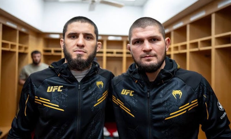17 výher v řadě! Machachev překonal legendární rekord Silvy. "Dosáhl vrcholu tohoto sportu," hlásí Khabib