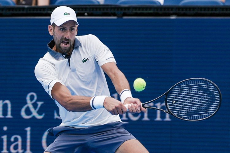 Roddick srovnal Djokovičovy úpravy s Federerovým SABRem, který označil za cirkus