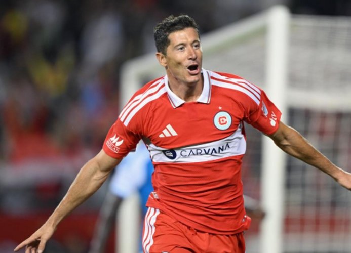 Polský kanonýr si začíná podmaňovat MLS. Za velkou louží mu říkají LewanGOALski