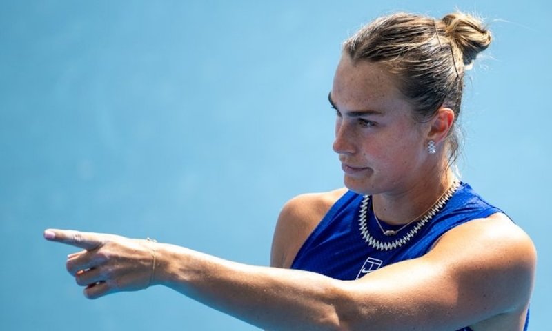 Česká facka pro královnu žebříčku. Sabalenková tápe a Rybakinová už sahá po jejím trůnu