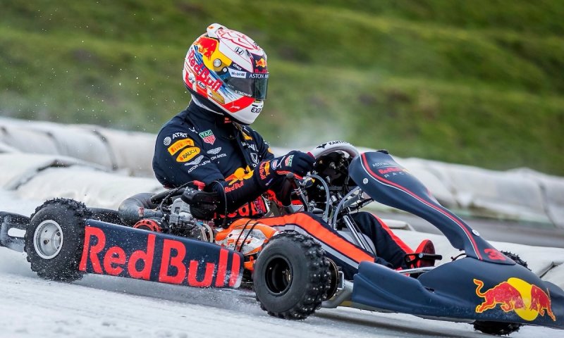 101 motokár a Verstappen úplně vzadu. Silverstone chystá šílenou závodní výzvu