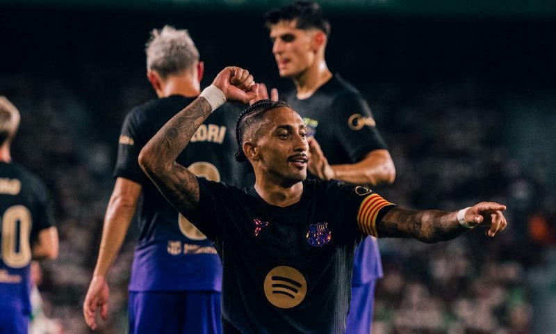 Zvětšený Camp Nou může po 30 letech dostat finále Ligy mistrů. V souboji s Wembley má mít navrch