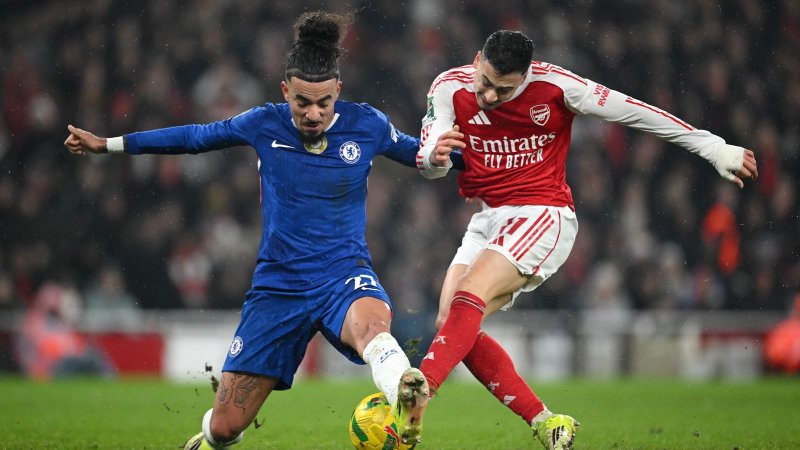 Muž, který hrál za Arsenal i Chelsea, si vybral. Jeden z klubů je lepší než druhý