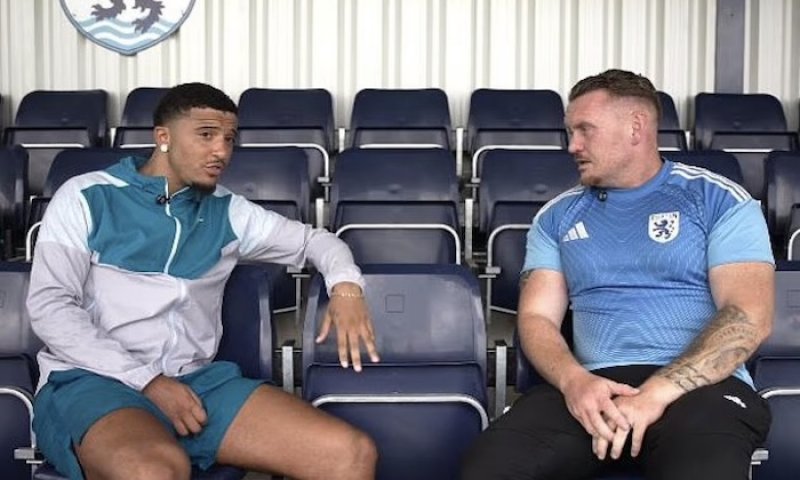 Nečekaný pád! Sancho po odchodu z Manchesteru United trénuje s klubem z desáté ligy