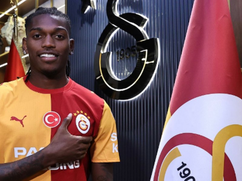 Další ofenzivní hvězda míří do Turecka. Leao se domluvil na spolupráci s Galatasarayem