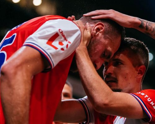 Chorý provokoval Spartu. Míč napálil na tribunu a seběhli se na něj Guddal, Irving, Braut Brunes či kapitán Karabec