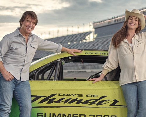 Top Gun už nestačí. Tom Cruise opráší další kultovní roli a skoro po 40 letech znovu usedne do závodního auta NASCAR