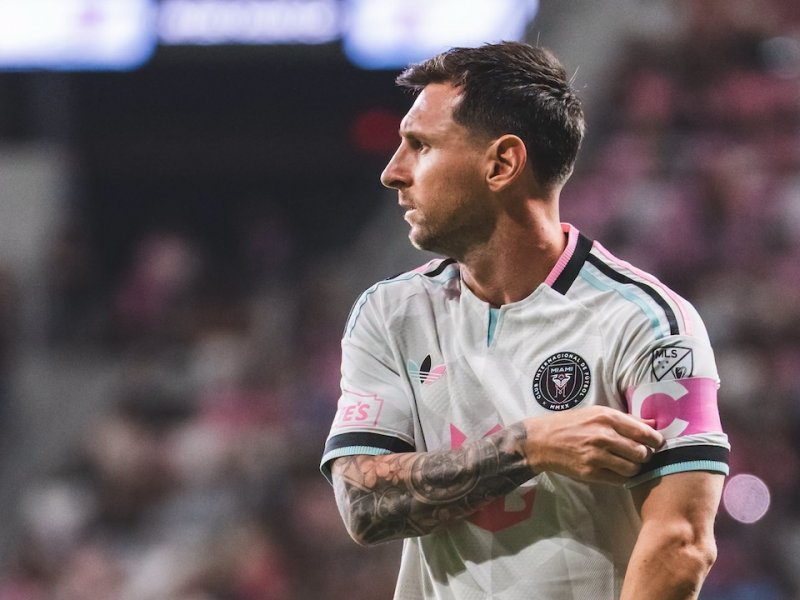 Nežil tam nežil, přesto pomohl. Messi věnoval přes dva miliony na obnovu oblastí zničených ohněm