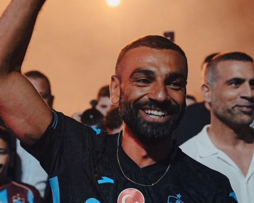 Salah je v Turecku za boha. Stovky fanoušků přivítaly legendu Liverpoolu jako filmovou hvězdu