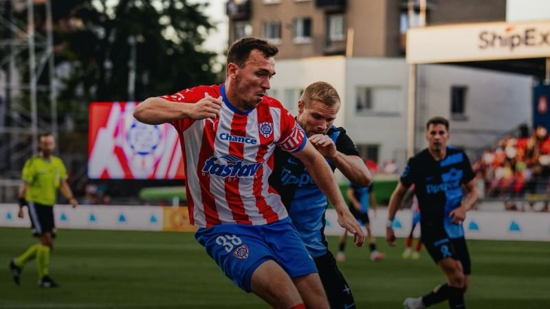 Osm tisíc lidí odcházelo mlčky do noci. Kapitán Zbrojovky pak našel jediné výstižné slovo