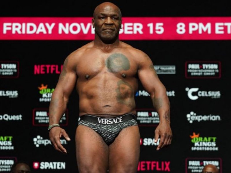 Mike Tyson měl domluvený zápas s hvězdou WWE za 100 milionů dolarů. Jedna rána ale vše zrušila