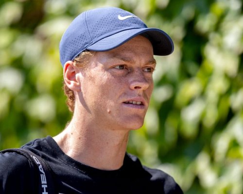 Sinner svádí boj s časem. Koleno ho nepustí do Cincinnati, za tři týdny startuje US Open