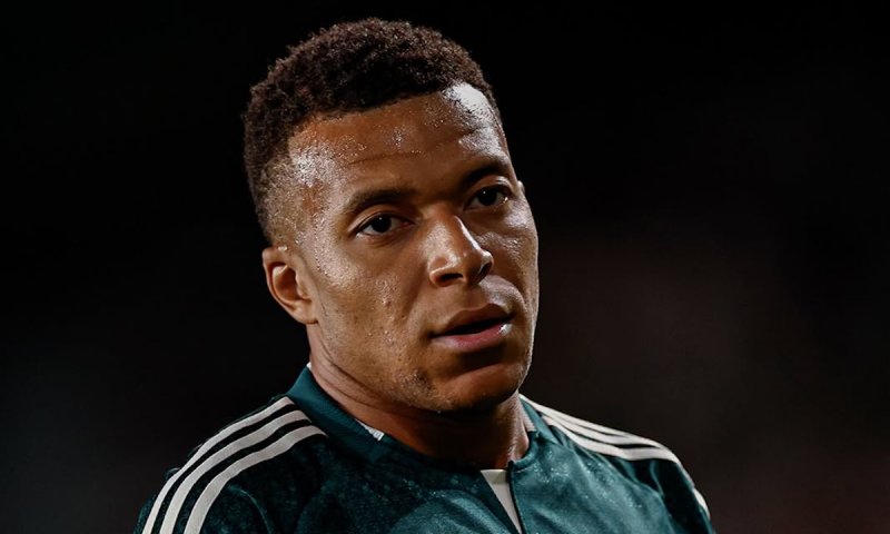 Mbappé s Viníciusem odmítli ukázat společný vzkaz, Šéf LaLigy jejich gesto ostře kritizoval