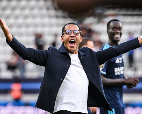 Emoce ve Francii. Bývalý kouč Chelsea slavil výhru před fanoušky Štrasburku, dočkal se urážek