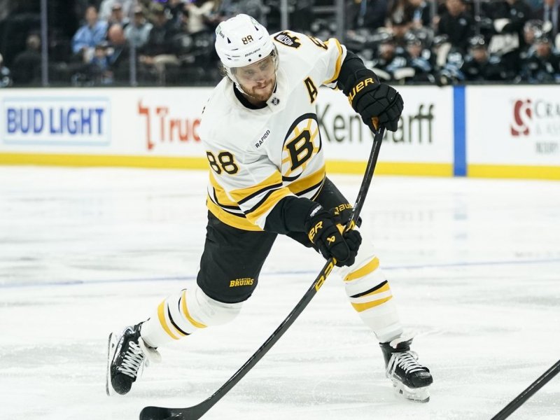 Pastrňák kráčí ve šlépějích Jágra, Eliáše, Holíka či Hejduka. V Boston povede jako kapitán