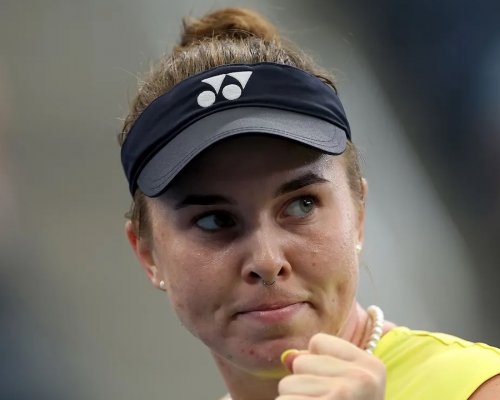 Nosková už na grandslamech nasázela 88 es, nikdo jich nedal víc. Jako první hráčka letos dosáhla na sérii devíti triumfů na majorech