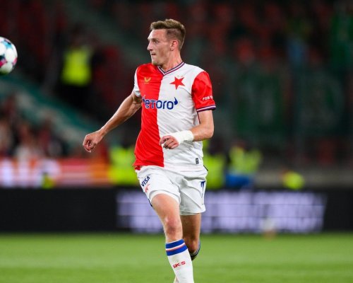 Přestupy v Česku se utrhly ze řetězu, říká agent Chaloupka. Proč opora Slavie neodešla do zahraničí?