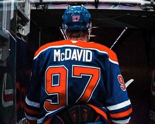 McDavid do Toronta? Manželka hvězdy Oilers jediným příspěvkem rozpoutala přestupové šílenství