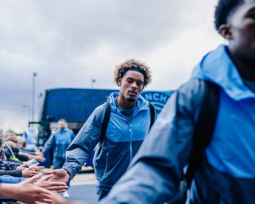 Po City se ozval i Etihad. Hlavní sponzor kritizuje Premier League a zvažuje žalobu