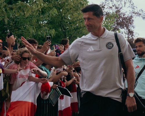"Je brzdou týmu, hrajeme v deseti." V Polsku sílí tlak na konec Lewandowského v reprezentaci