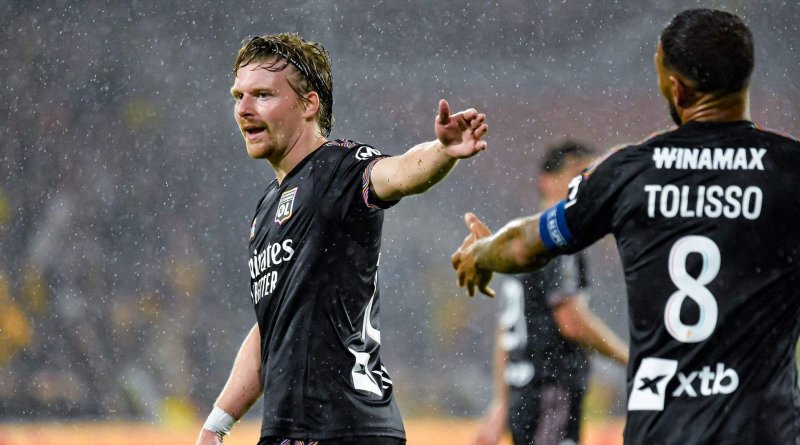 Když mě nikdo nekoupí, tak budu hrát v Lyonu, řekl s humorem Šulc. Tým z Premier League by odmítal těžko