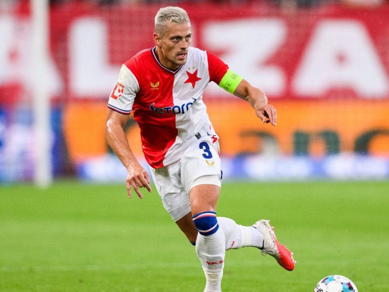 Slavia odletěla do Baku ukončit smutnou šňůru v Lize mistrů. V cestě stojí šampion Sabah