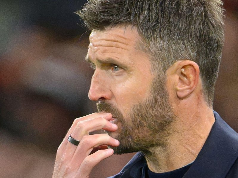 Není to příjemné prožívat, reagoval Carrick na bučení fanoušků. Manchester United je v krizi