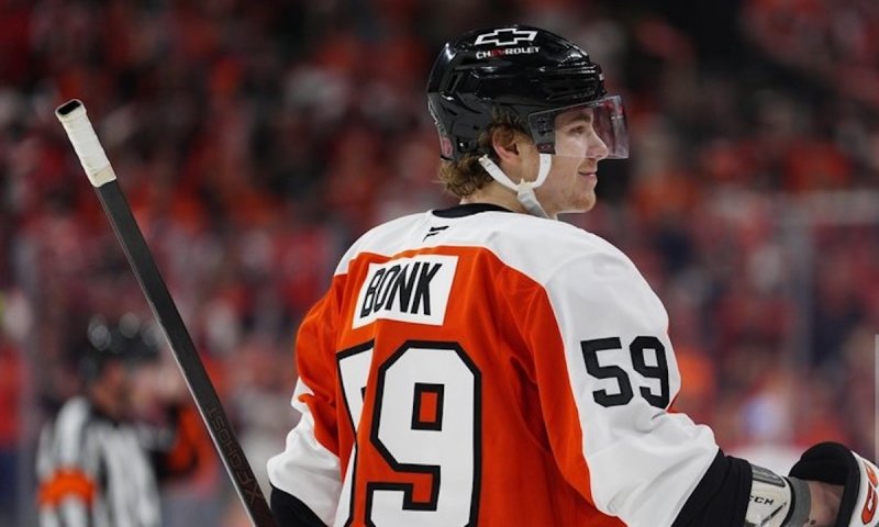 Sedm hodin za volantem? Žádný problém. Dojatý Bonk v NHL sledoval splněný sen svého syna