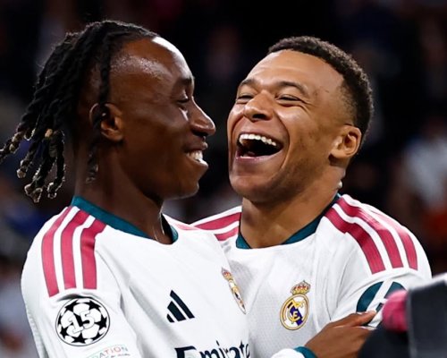 Mbappé si brousí zuby na fotbalový trůn. Zlatý míč by věnoval Africe, favoritem je však Kane