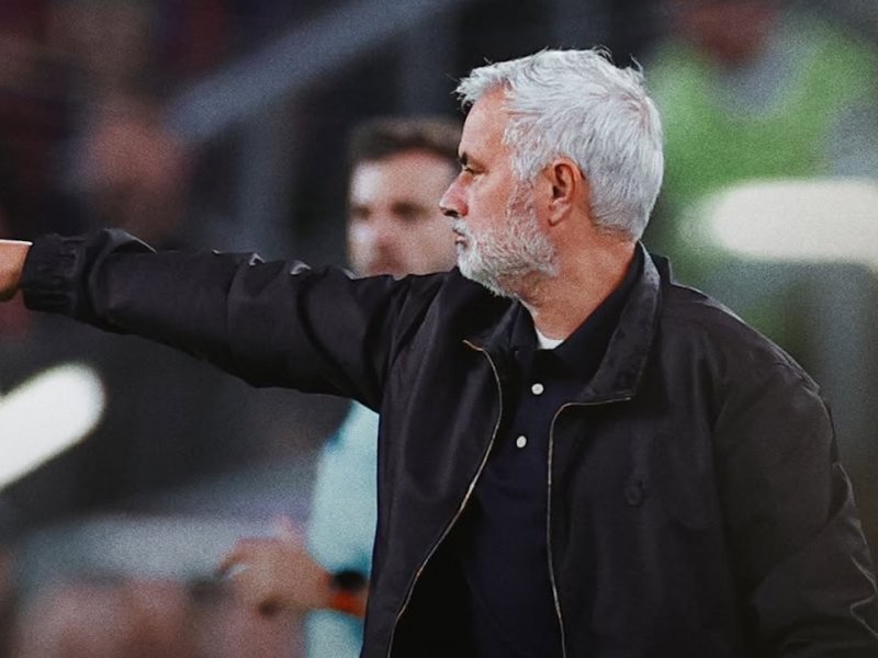 Mourinhův taktický triumf! Real na Camp Nou zlomil Barcelonu a Flick přišel o rekord