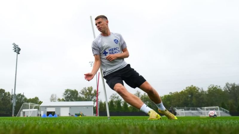 Tvrdík ho vyřadil, Chorý se vrátil. Douděra teď otevřeně o tlaku v Edenu