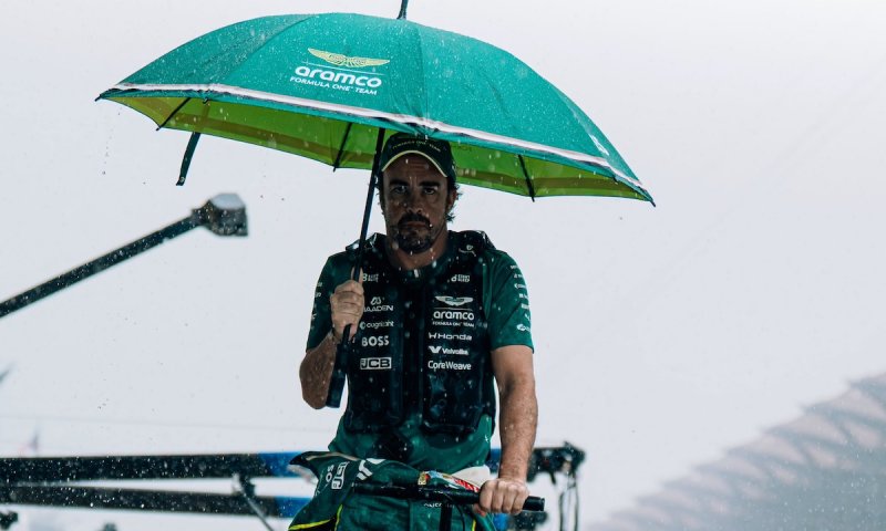 Nestačí mu ani formule 1, ani Le Mans. Neúnavný Alonso se vrací na Dakar, inspiraci našel v Call of Duty